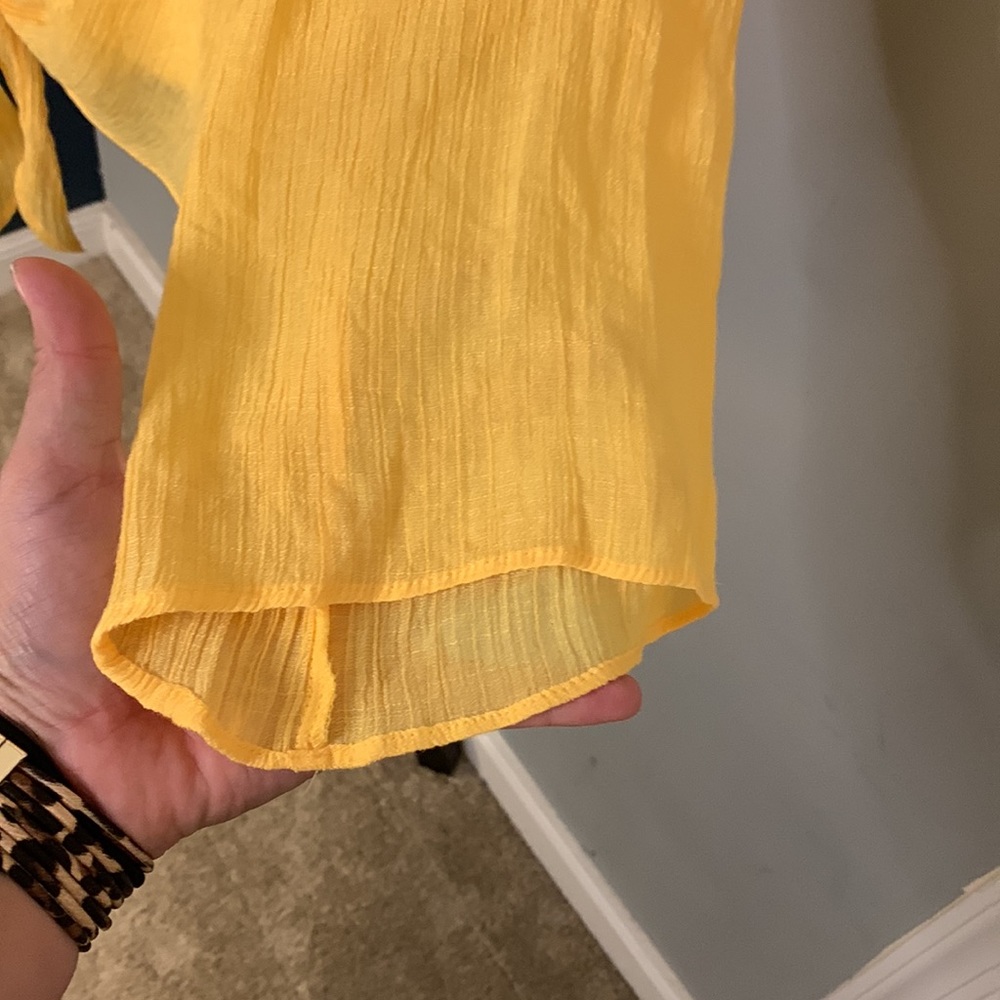 Yellow blouse - Picture 5 of 7